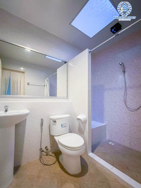 ทาวน์โฮมมือสอง ม. จงสุข วงศ์สว่าง 19 บ้านสวยพร้อมเข้าอยู่ บนเนื้อที่มากถึง 33.80 ตร.ว. ฟังก์ชัน 3 ห้องนอน 3 ห้องน้ำ แถมเครื่องปรับอากาศ 4 เครื่อง + เครื่องทำน้ำอุ่น + เครื่องดูดควัน  บนทำเลที่ดี เชื่อมต่อถนน กรุงเทพ-นนทบุรี, วงศ์สว่าง, รัตนาธิเบศร์ ใกล้รถไฟฟ้า "สถานีวงศ์สว่าง" และใกล้ทางด่วน "ศรีรัช"